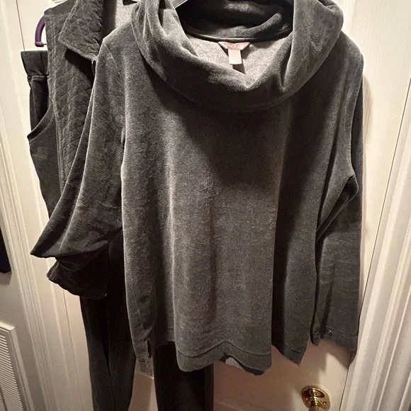 White Stag Gray Women's 3 pieces Velvet/Velour - Picture 7 of 8